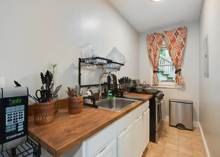 Boston Queen Bedroom